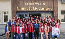 Bilecik'e gelen gönülle gençler İl Emniyet Müdürü Yılmaz'ı ziyaret etti