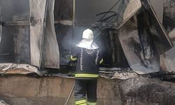 İş yerinde çıkan yangın diğer dükkanlara sıçramadan söndürüldü