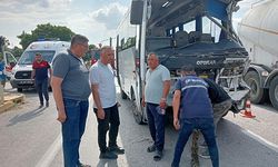 Midibüs kamyonla çarpıştı: 7 yaralı