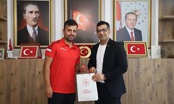 Ayak Tenisi'nde Türkiye Şampiyonu oldu
