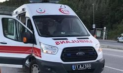 Kontrolden çıkan motorlu bisiklet devrilirken, sürücüsü yaralandı