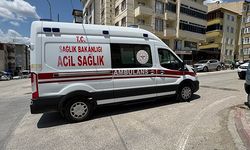 PARK HALİNDEKİ KAMYONETE ÇARPAN OTOMOBİL SÜRÜCÜSÜ YARALANDI