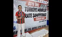 Bilecikli sporcu Türkiye Minikler Karate Şampiyonası'nda büyük başarı elde etti