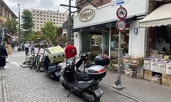 Bu sokakta trafik levhalarının hiçbir önemi yok
