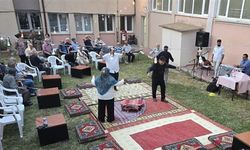 Huzurevinde sıra gecesi coşkusu