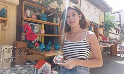 Çini atölyesinde sanatla şekillenen ürünler