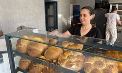 Fırıncı esnafı 100 adet 50 kuruş getirene 1 ekmeği bedava veriyor