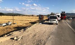 Otomobil tarlaya uçtu: 2 yaralı