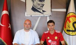Genç sporcu ile profesyonel sözleşme imzalandı