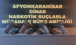 Şüpheli araçta 4 ruhsatsız tabanca ele geçirildi