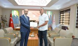 Dinar’da en fazla kanser taraması yapan sağlık personeli ödüllendirildi