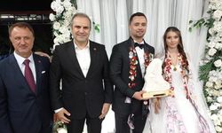Başkan Dilsiz, genç çiftlerin mutluluğuna ortak oldu