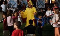 Kütahya Belediyesi renkli etkinliklerle çocukların yüzünü güldürdü