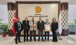 Kütahya İl Milli Eğitim Müdürlüğü’ne Kızılay’dan "Altın Kurumsal Kan Bağışçısı" ödülü