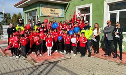 Kütahya’da jandarma ekipleri miniklerin Cumhuriyet Bayramını kutladı