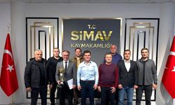 Simav Kaymakamı Karaloğlu şampiyon voleybol takımını kabul etti