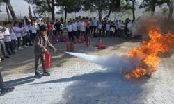Minik itfaiyeciler yangın güvenliğini öğrendi