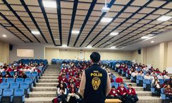 Domaniç’te öğretmen ve öğrenciler siber suçlara karşı bilgilendirildi