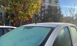 Eskişehir’de kırağı araç camlarını kapladı