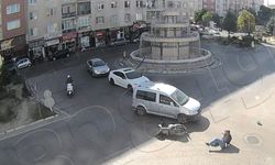 İki ayrı motosiklet kazası kameralara yansıdı