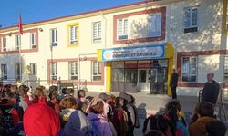 Müdür Hasan Kilitci: "Bayrak törenleri, milli değerlerimizle bağımızı güçlendiren özel anlardır"