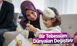 Bir Tebessüm, Dünyaları Değiştirir