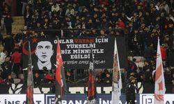 Es-Es taraftarı hava şehidi Emre Mercan’ı unutmadı