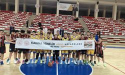 Genç sporculardan kadına şiddetle ilgili anlamlı pankart