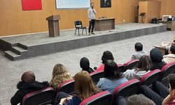 Hisarcık'ta öğrencilere 'Sosyal Medya Bağımlılığı' konulu konferans