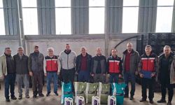 Simav’da 11 sera üreticisine 2,5 ton gübre desteği