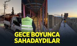 Gece boyunca sahadaydılar