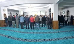 Mahkûmlar Sabah Namazında Buluştu