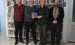 Eserlerini hediye etti