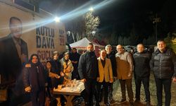 AK Parti Heyetinden Berat Kandili’nde Tatlı İkramı