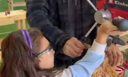 Minik eller ahşap ile buluştu