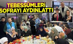 Tebessümleri sofrayı aydınlattı