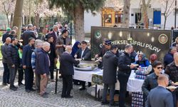 Vali Sözer’den Şeyh Edebali Külliyesi’nde Vatandaşlara Şifalı Pilav İkramı