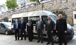 Hafızlara Din Görevlilerinden Minibüs