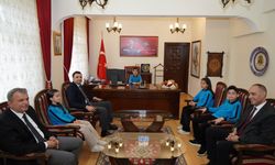 Minik Öğrenciler Kaymakamlık Makamında