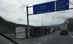 Bilecik'te Tır Devrildi