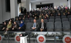 Bilecik’te gençler sahnede konuştu: Şehirler dile geldi