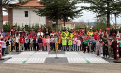 Pazaryeri’nde miniklere trafik eğitimi