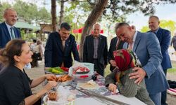 AK Parti Heyetinden Gölpark’ta Vatandaşlarla Sohbet
