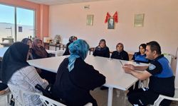 BOZÜYÜK’TE POLİS EKİPLERİNDEN KUR’AN KURSUNDA BİLGİLENDİRME ÇALIŞMASI