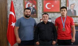 Türkiye Üçüncüsü Eymen Efe Demiröz’den İl Müdürüne Ziyaret