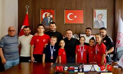 Türkiye Derecesi Yapan Bilecikli Güreşçilerden İl Müdürü Demir’e Ziyaret