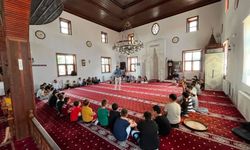 Çocuklar camide buluştu