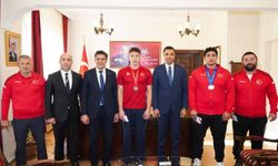 Avrupa şampiyonu Zaloğlu ve Türkiye ikincisi Furkan Bulur’a Söğüt’te tebrik