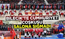 Bilecik’te Cumhuriyet coşkusu salona sığmadı
