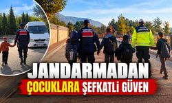 Jandarmadan çocuklara şefkatli güven